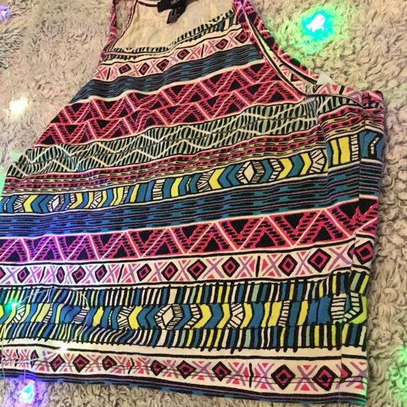 Color Block Halter Crop Top - Picture 4 of 4